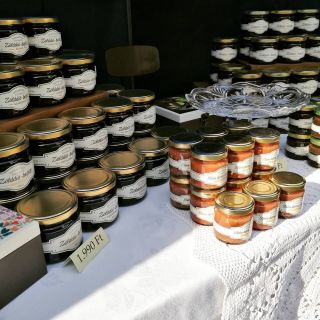 Libafesztiválon vagyunk! Tudtátok, hogy libamáj klasszikus kísérője a zöld dió! Mi a diós körte chutneyt is szívből...